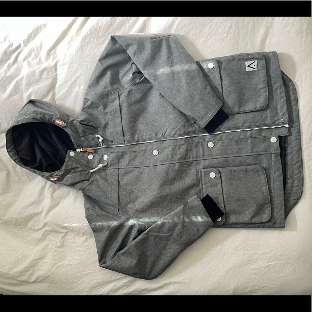 ski/snowboard jacket